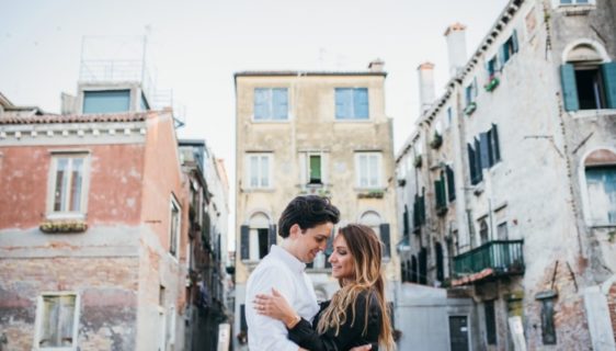 5 surefire tips to get perfect honeymoon photos